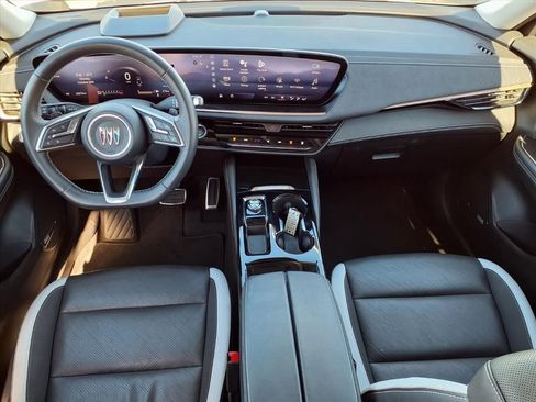 Certified 2025 Buick Envision Sport Touring image 3