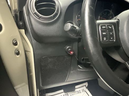 Used 2018 Jeep Wrangler Unlimited Sport S AWD/4WD image 13