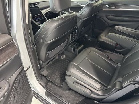 Used 2023 Jeep Grand Cherokee L Limited w/ Trailer Tow Group (B) image 21