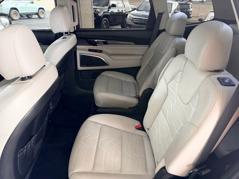 Used 2020 Kia Telluride SX w/ SX Prestige Package image 19