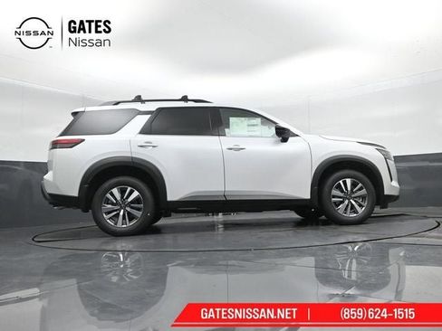 New 2026 Nissan Pathfinder SL image 40