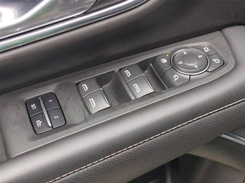 Used 2023 Chevrolet Tahoe Premier AWD/4WD image 13