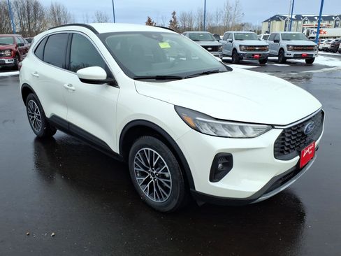 New 2026 Ford Escape SE image 4