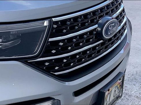 Used 2020 Ford Explorer XLT w/ Equipment Group 202A AWD/4WD image 33