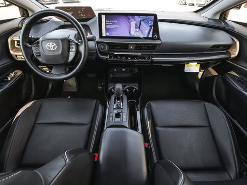 Used 2025 Toyota Prius AWD image 33