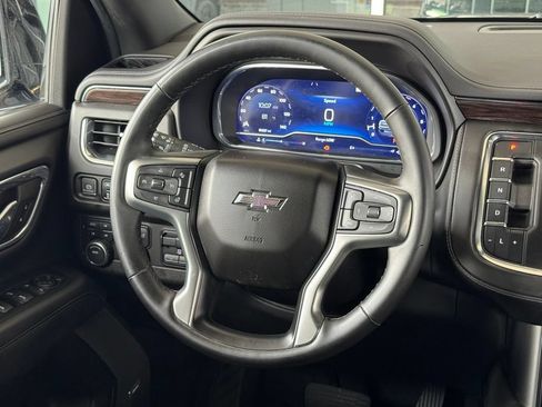Used 2023 Chevrolet Suburban Z71 w/ Luxury Package AWD/4WD image 28