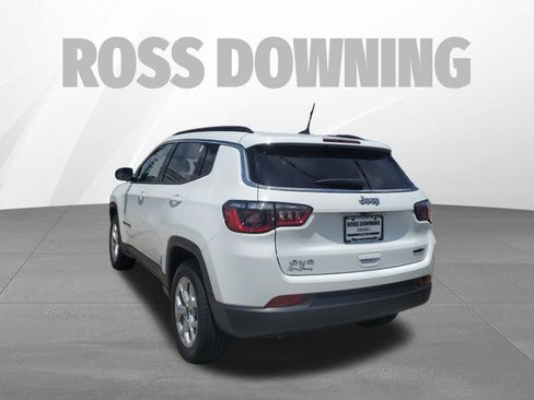 Used 2025 Jeep Compass Latitude AWD/4WD image 6