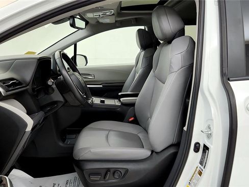 Certified 2024 Toyota Sienna XLE image 26