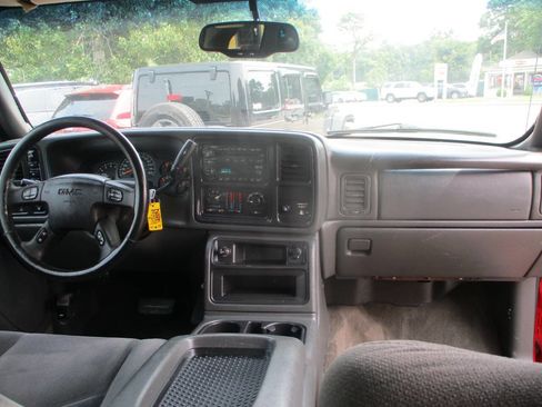 Used 2005 GMC Sierra 2500 SLE w/ Snow Plow Prep Package image 12