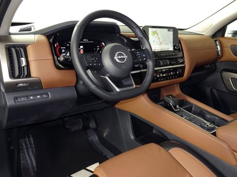 New 2025 Nissan Pathfinder Platinum image 19