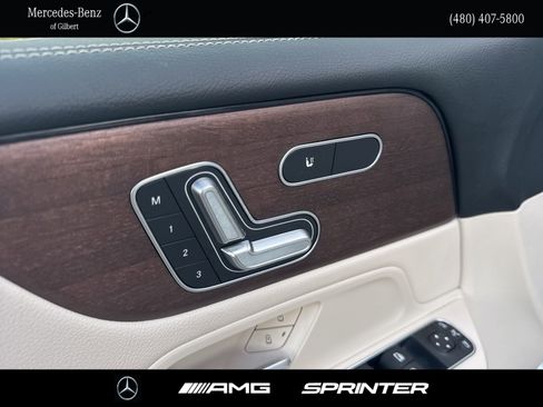 Certified 2022 Mercedes-Benz GLB 250 4MATIC image 13