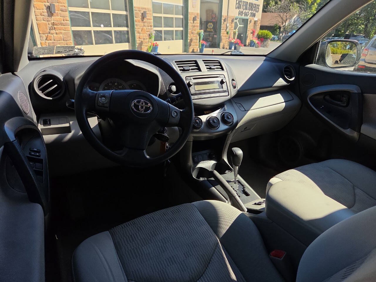 Used 2012 Toyota RAV4 4WD w/ Value Pkg image 20