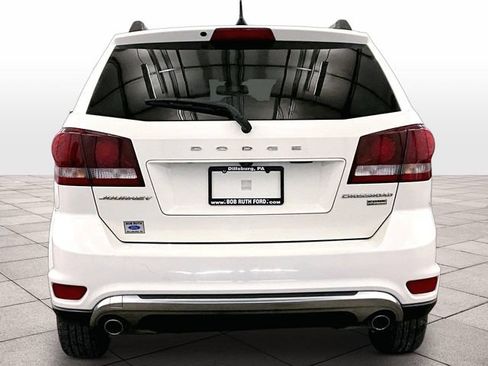 Used 2019 Dodge Journey Crossroad FWD image 4