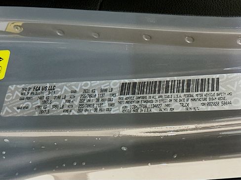 Used 2020 Jeep Gladiator Overland image 12