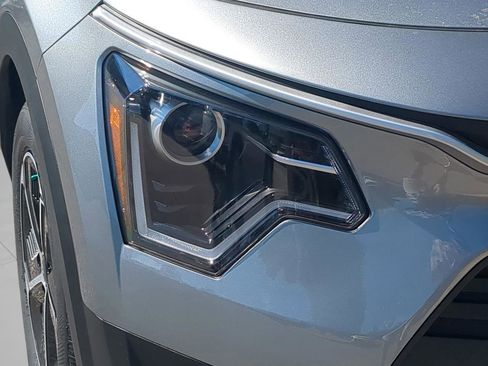 New 2025 Kia Niro EX w/ EX Cold Weather Package image 8