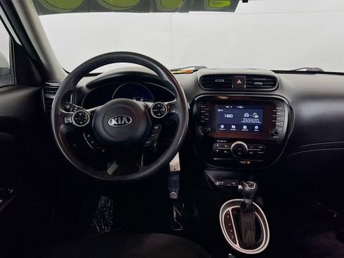 Used 2018 Kia Soul + image 19
