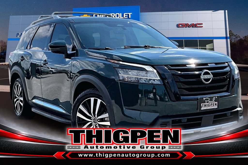 Used 2024 Nissan Pathfinder Platinum w/ Lighting Package (N93) AWD/4WD image 1
