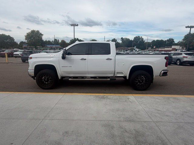 Used 2024 Chevrolet Silverado 2500 LTZ w/ LTZ Convenience Package AWD/4WD image 11