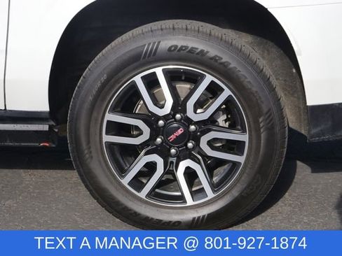Used 2023 GMC Yukon XL AT4 w/ AT4 Premium Plus Package AWD/4WD image 10