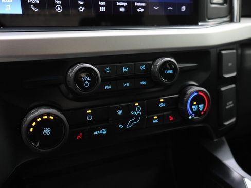 Used 2024 Ford F250 XLT w/ XLT Premium Package AWD/4WD image 45