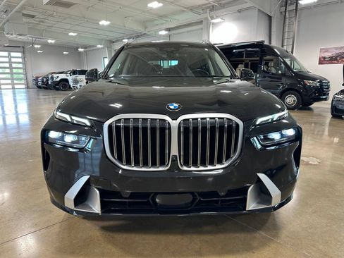 Used 2023 BMW X7 xDrive40i AWD/4WD image 2