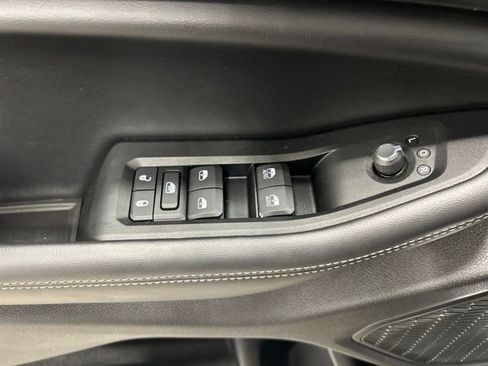 Used 2025 Jeep Grand Cherokee L Altitude AWD/4WD image 24