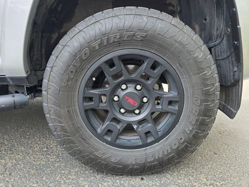 Used 2022 Toyota 4Runner SR5 image 6