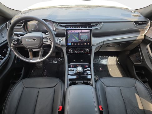 Certified 2023 Jeep Grand Cherokee Overland AWD/4WD image 9