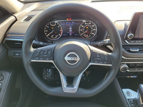 Certified 2024 Nissan Altima 2.5 SV FWD image 22