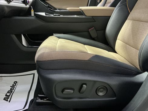New 2026 Chevrolet Equinox ACTIV w/ Convenience Package III AWD/4WD image 15