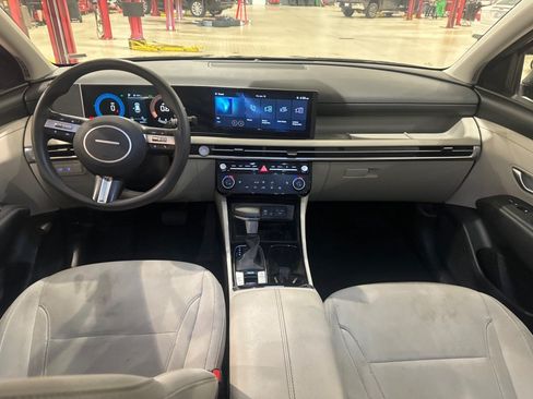 Used 2025 Hyundai Tucson SEL FWD image 40