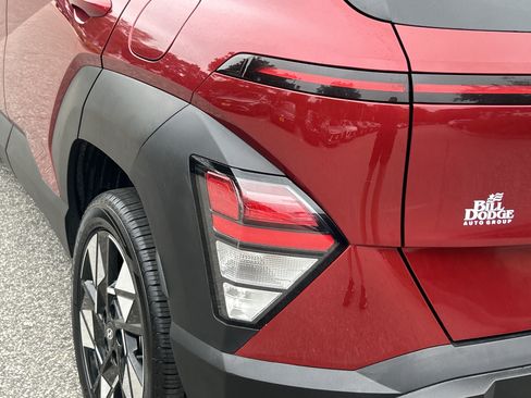 Certified 2025 Hyundai Kona SEL AWD/4WD image 11