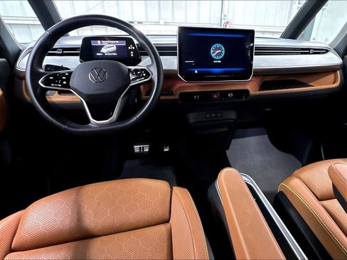 Used 2025 Volkswagen ID. Buzz Pro S RWD image 11