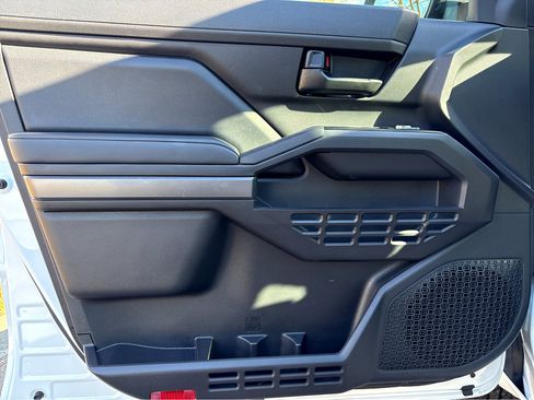 Used 2025 Toyota Tacoma SR5 image 17