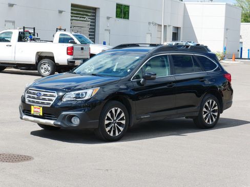 Used 2017 Subaru Outback 2.5i Limited AWD/4WD image 3