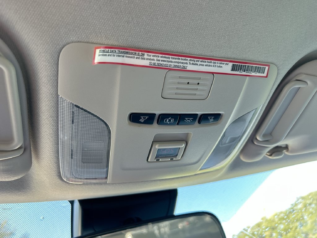 Used 2020 Toyota Corolla LE FWD image 25