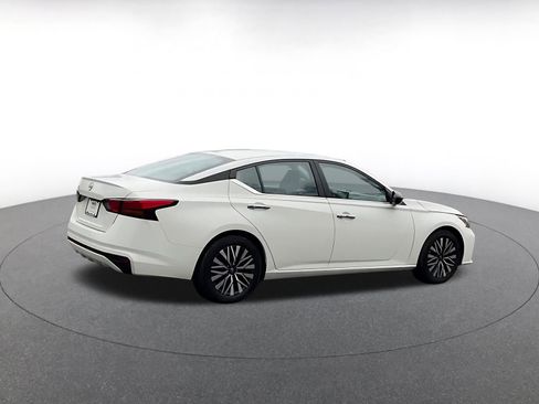 Used 2025 Nissan Altima 2.5 SV image 15