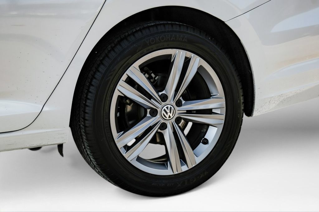 Used 2019 Volkswagen Jetta R-Line FWD image 68