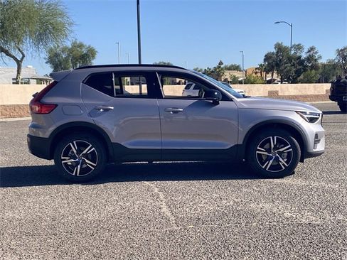 New 2026 Volvo XC40 B5 Core image 6