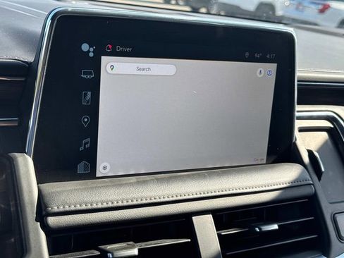 Used 2023 Chevrolet Suburban LT image 36