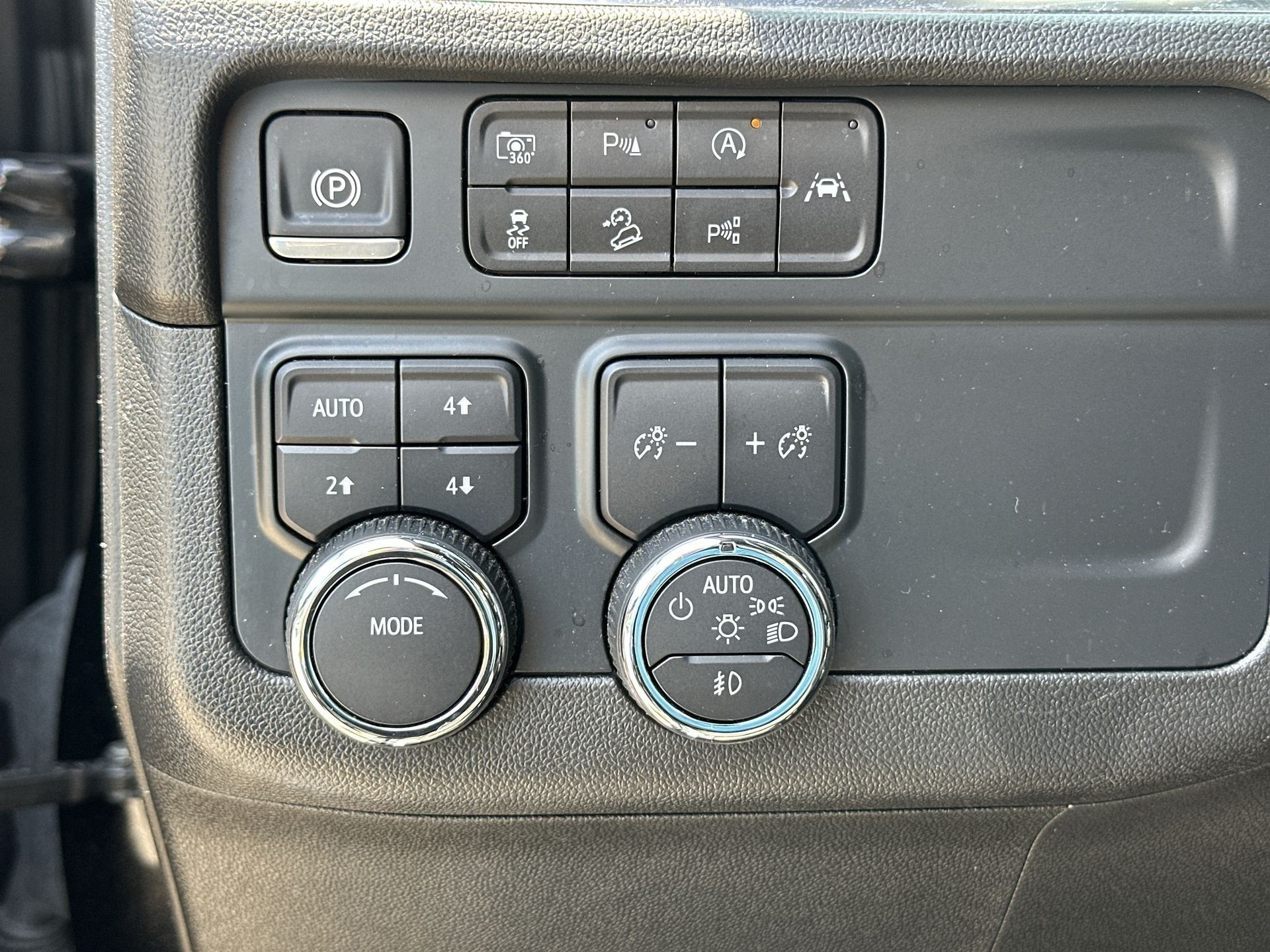 Certified 2025 Chevrolet Tahoe Z71 AWD/4WD image 18