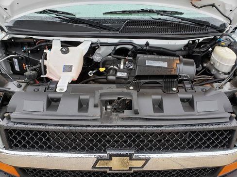 Used 2017 Chevrolet Express 3500 LT w/ LT Preferred Equipment Group image 26