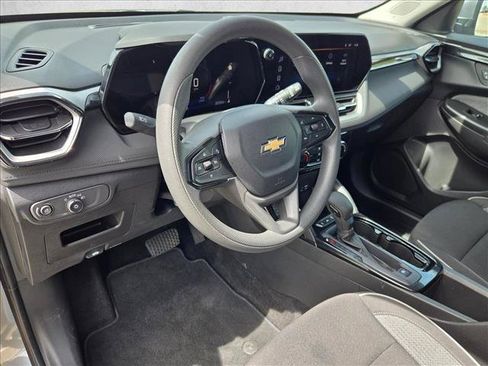 Used 2025 Chevrolet TrailBlazer LT FWD image 10