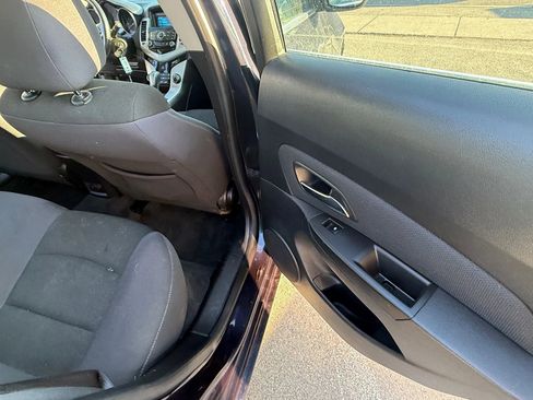 Used 2014 Chevrolet Cruze LT image 17