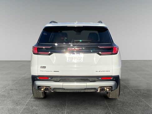 Used 2024 GMC Acadia Elevation AWD/4WD image 4