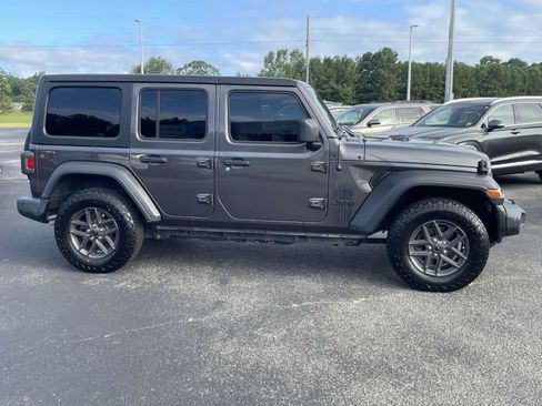 Used 2020 Jeep Wrangler Unlimited Sport image 15