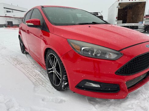 Used 2017 Ford Focus ST image 12