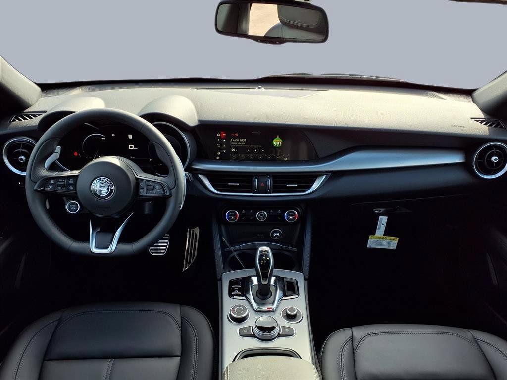 New 2025 Alfa Romeo Stelvio Sprint w/ Convenience Package AWD/4WD image 10