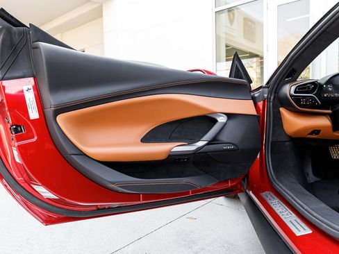 Used 2025 Ferrari 296 GTS image 29