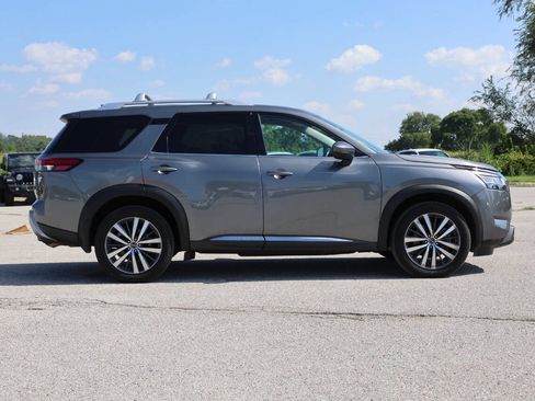 Used 2022 Nissan Pathfinder Platinum w/ Cargo Package AWD/4WD image 7